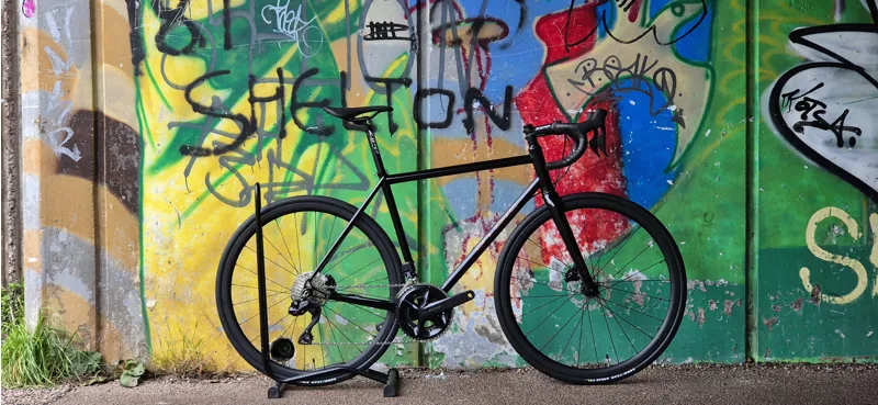 Rourke 853 Roadster 105 Di2 56cm in Gloss Black / Copper