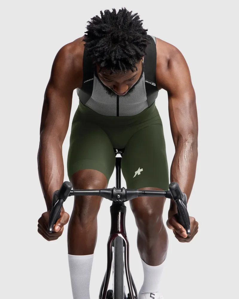 Assos MILLE GT Bib Shorts S11 in Moss Green-4