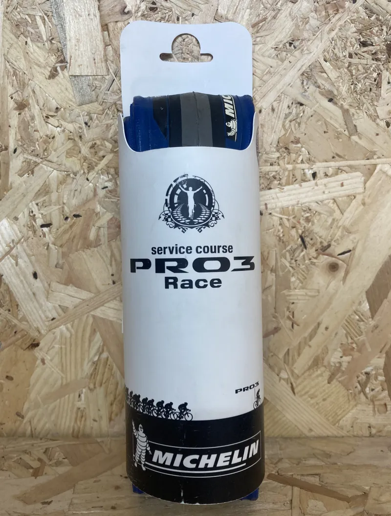 Michelin Service Course Pro 3 Race 700 x 23C Tyre in Blue