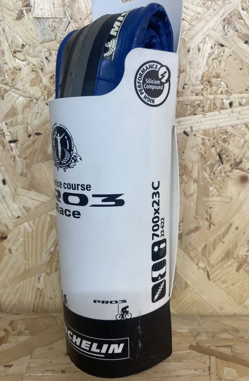 Michelin Service Course Pro 3 Race 700 x 23C Tyre in Blue-2