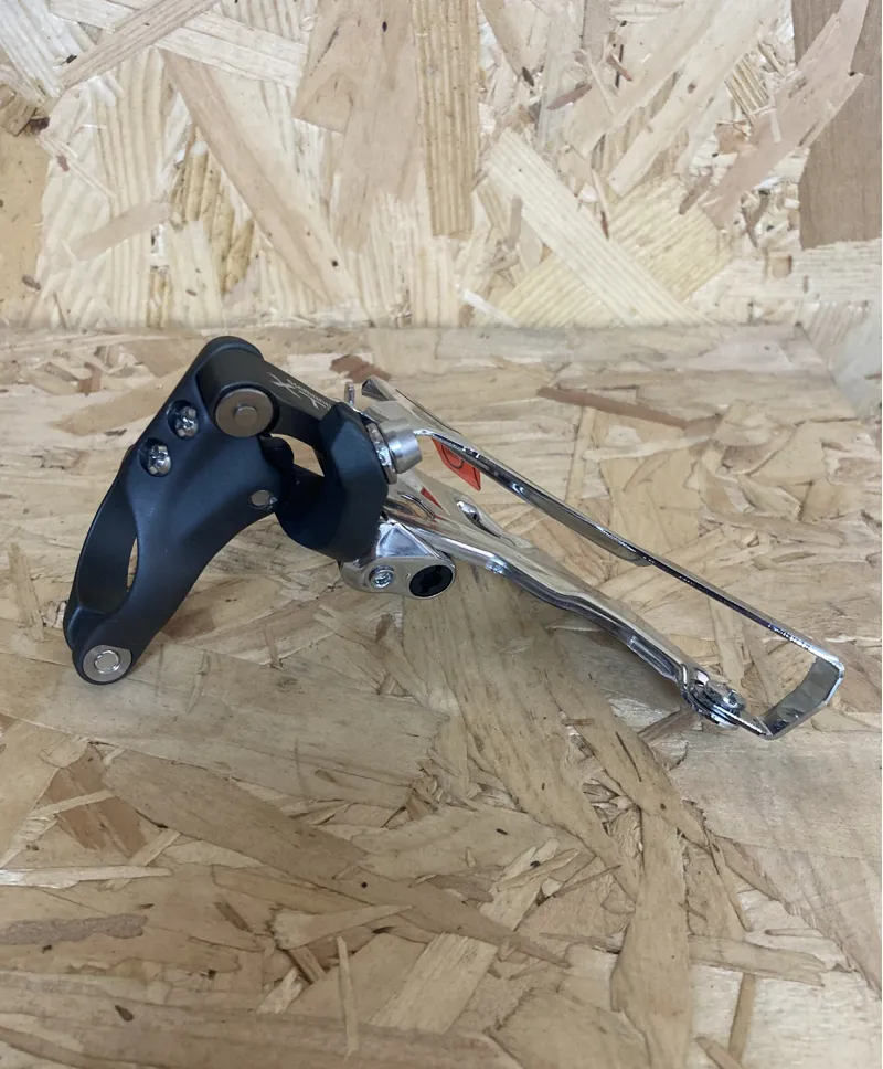 Shimano XTR Front Derailleur 3 x 9 High Clamp/Top Pull 28.6 mm in Grey-2