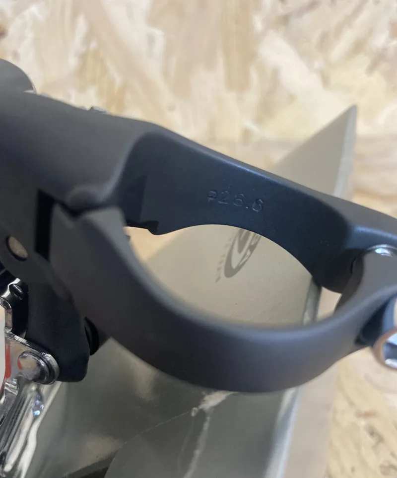 Shimano XTR Front Derailleur 3 x 9 High Clamp/Top Pull 28.6 mm in Grey-4