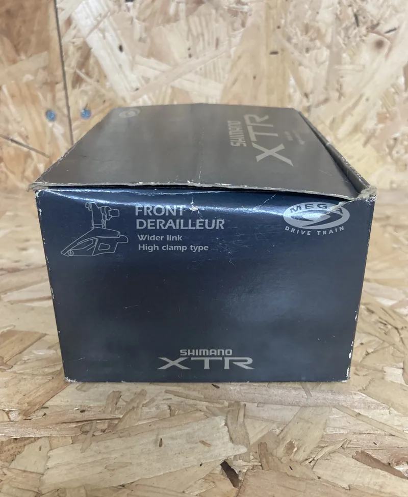 Shimano XTR Front Derailleur 3 x 9 High Clamp/Top Pull 28.6 mm in Grey-5