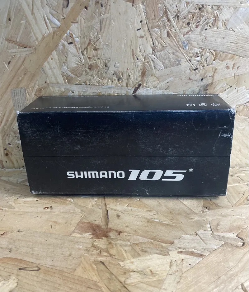 Shimano 105 HB-5501-A Front Hub 32H in Black NOS-3