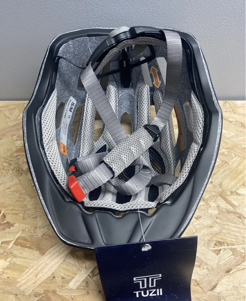 Tuzii Auriga In-mould City Helmet Medium in Black-3