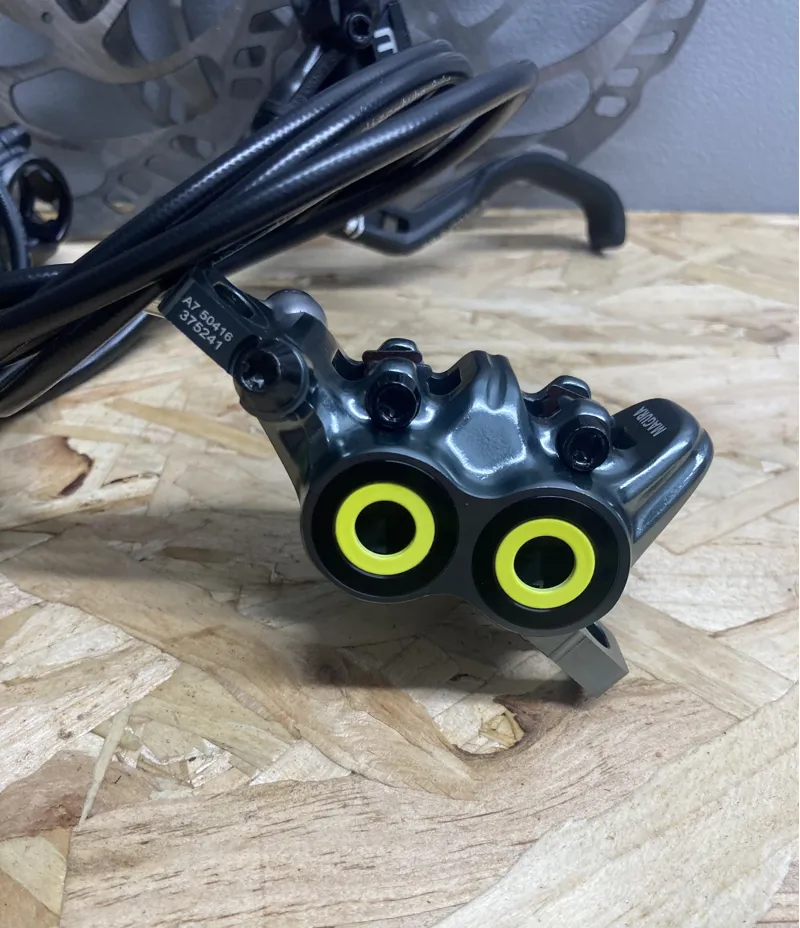 Magura MT7 4 Pot Disc Brakeset inc 203mm MDR-C Rotors in Black/Grey-2