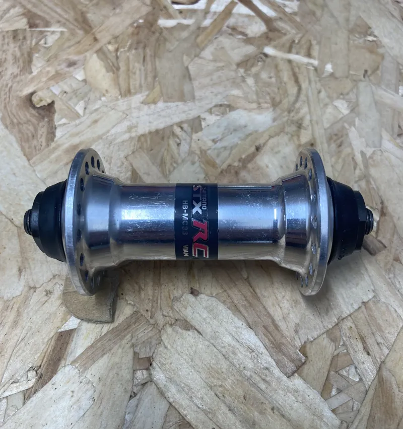 Shimano STX RC Parallax HB-MC33 32H Front Hub Retro in Silver