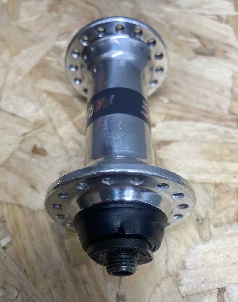 Shimano STX RC Parallax HB-MC33 32H Front Hub Retro in Silver-4