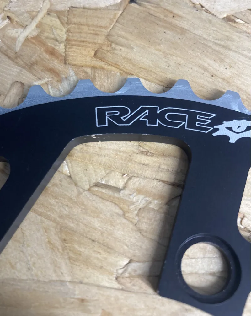 Race Face 44T Outer Chainring 94BCD 9 Spd 5 Arm NOS in Black-3