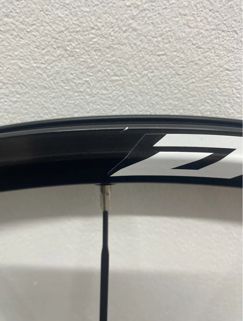 Mavic Crossride 29 Front Wheel 6 Bolt 15 x 100 Q.R in Black-4