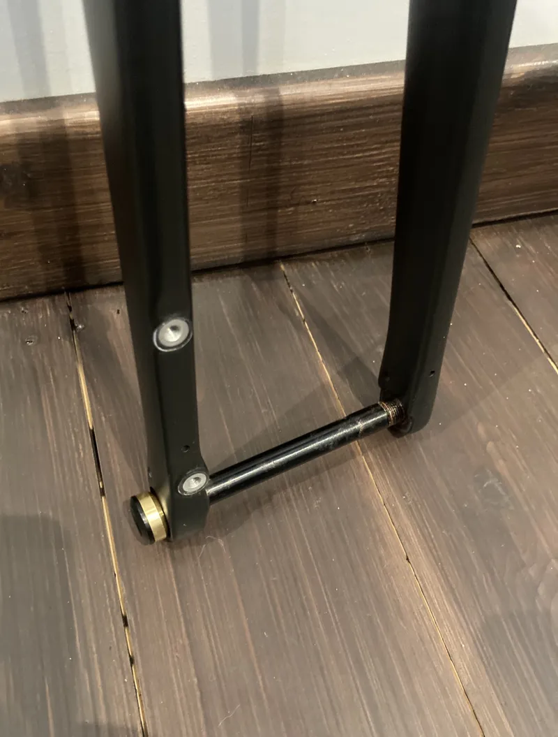 Specialized Allez Carbon Flat Mount Tapered 12x100mm Thru-axle Disc Road Fork in Black-2