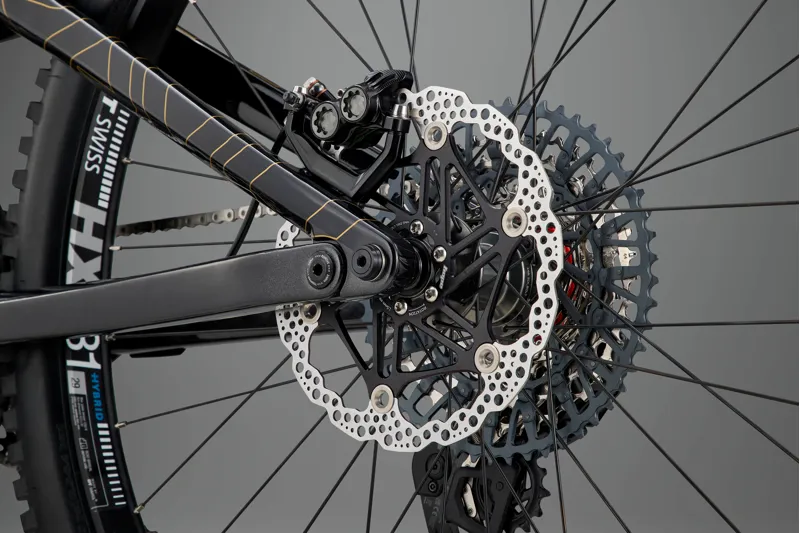 Whyte Bikes Kado Works MTB in Gunmetal Black-3