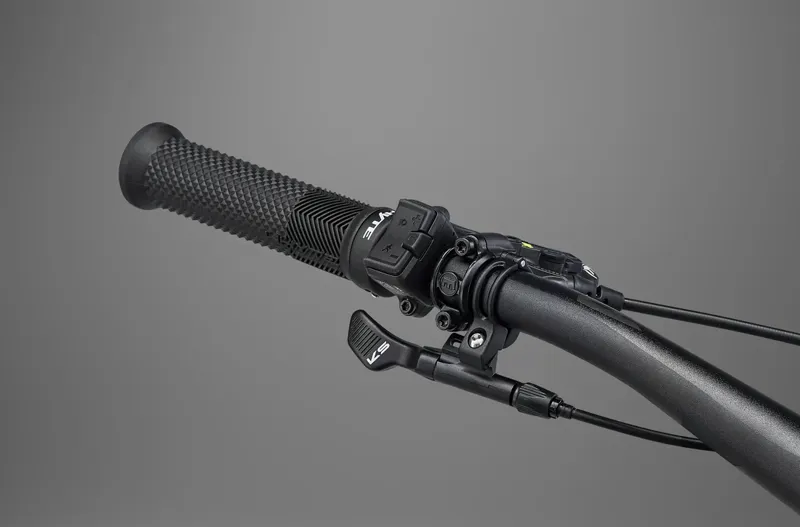 Whyte Bikes Kado RSX Electric Mountain Bike in Light Silver-7