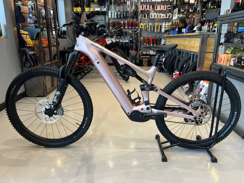 Specialized Turbo Levo 4 Comp Carbon S4 Ex-Demo in Champagne/Obsidian-2