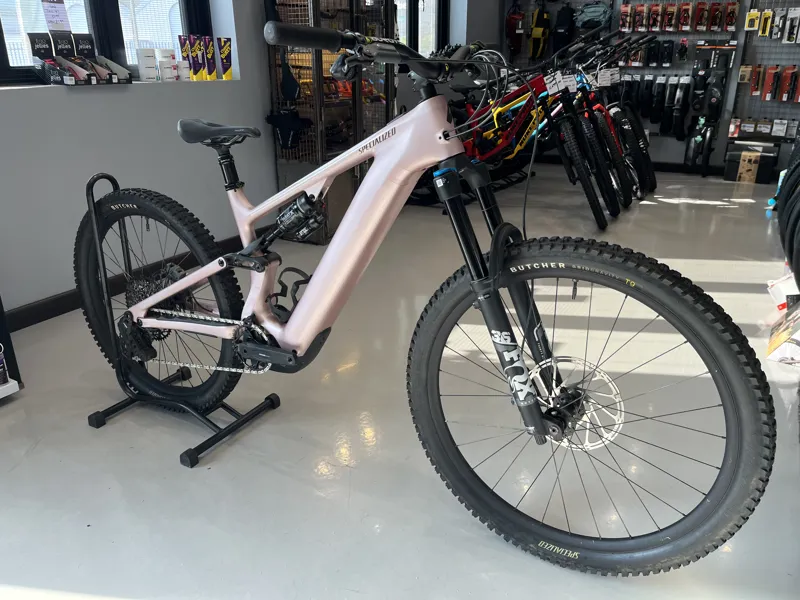 Specialized Turbo Levo 4 Comp Carbon S4 Ex-Demo in Champagne/Obsidian-1