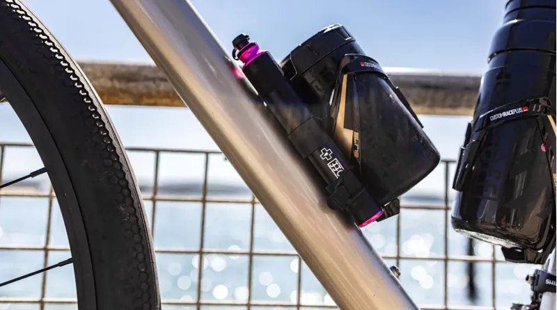 Muc-Off AirMach Mini Pump in Black-5