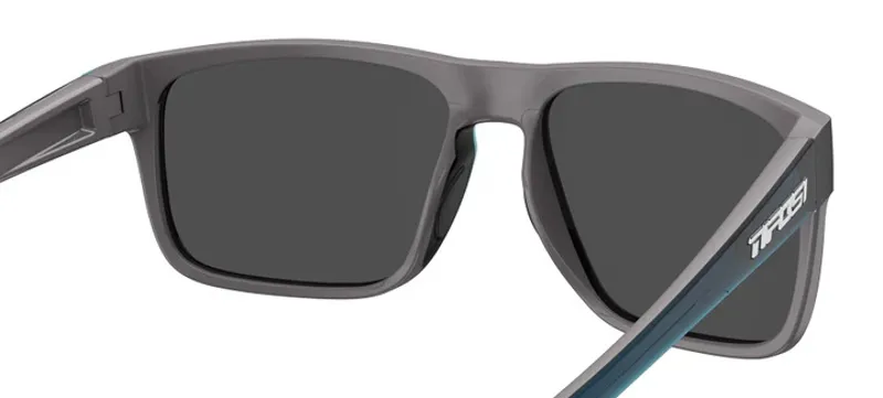Tifosi Swick Single Lens Eyewear in Midnight Navy/Smoke/Bright Blue-2