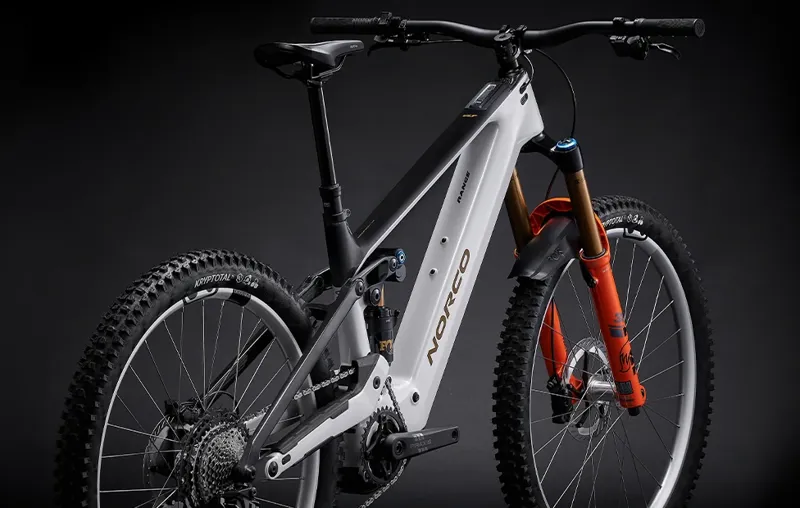 Norco Range VLT CX C1 EBike in White/Raw White-6