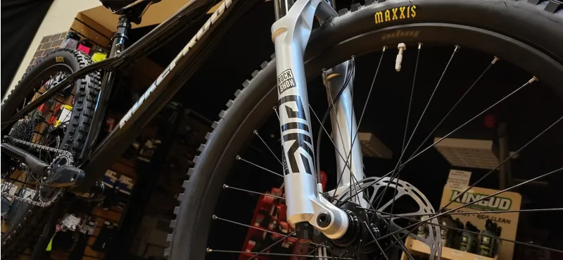 Nukeproof Scout 275 Custom Large-1