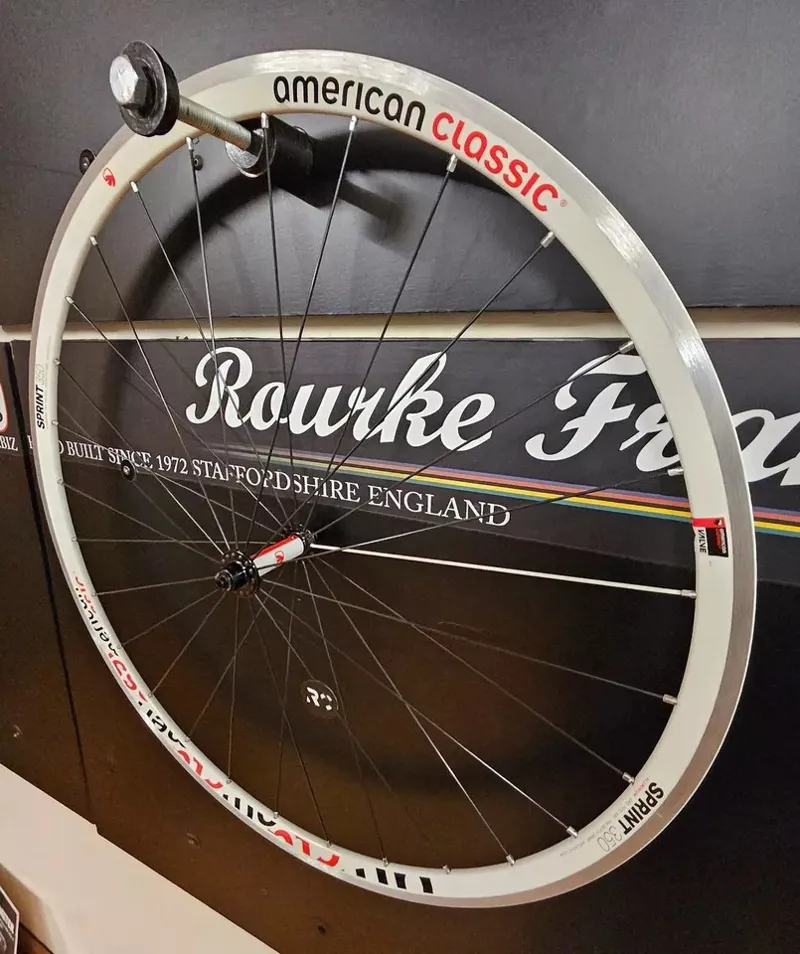 American Classic Sprint 350 700c Road Wheelset in White-2
