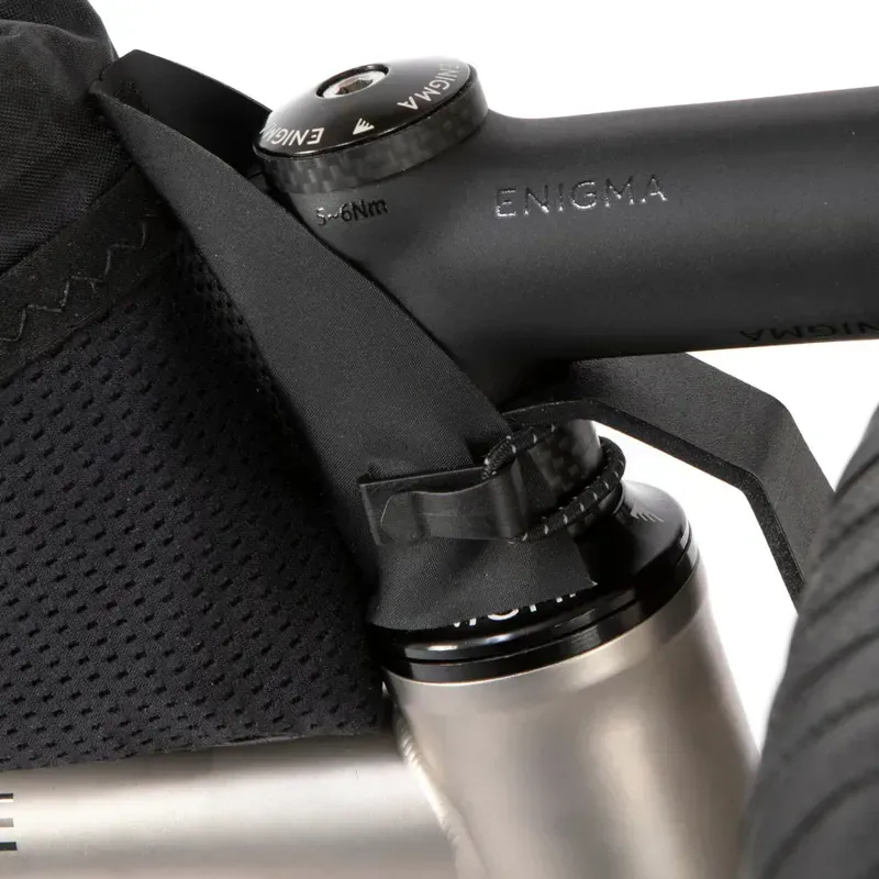 Restrap Race 1.2-litre Short Top Tube Bag in Black-3