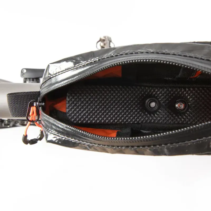 Restrap Race 1.2-litre Short Top Tube Bag in Black-2