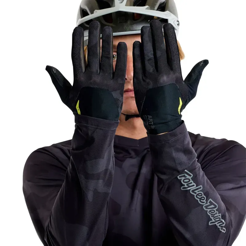 Troy Lee Designs Ace Gloves in Scrubland Black-3